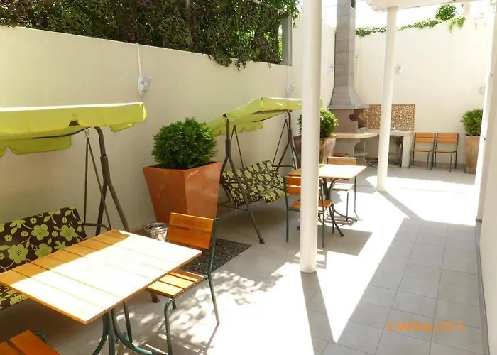 Shellman アパートホテル