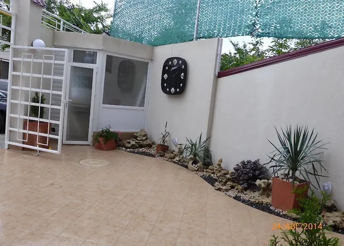 מלון דירות Shellman 4*